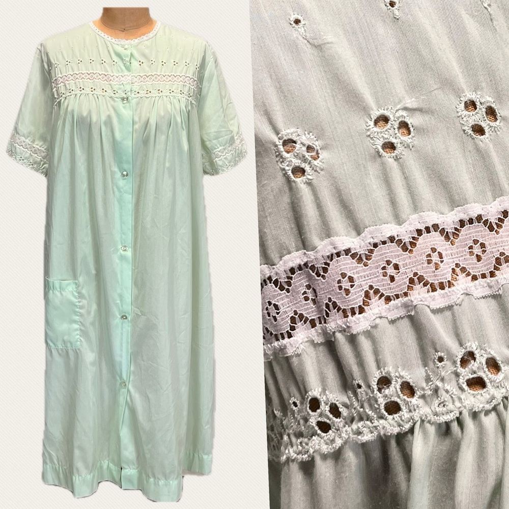 VINTAGE pastel mint pistachio house dress gown robe nightgown embroider lace 80s